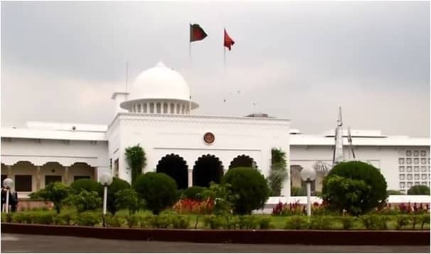 Presidential polls on February 19