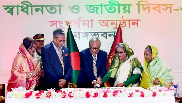 স্বাধীনতা দিবসে রাষ্ট্রপতির সংবর্ধনায় প্রধানমন্ত্রীর যোগদান