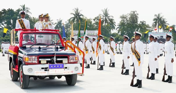 নৌবাহিনীর ৭৭৩ জন নবীন নাবিকের শিক্ষা সমাপনী কুচকাওয়াজ অনুষ্ঠিত