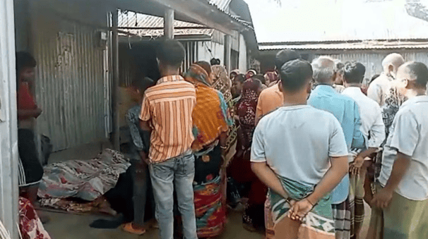 টাঙ্গাইলে বসতঘরে ঢুকে পড়ল পিকআপ, ঘুমন্ত অবস্থায় প্রাণ গেল মা-মেয়ের