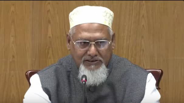 হজে হারিয়ে গিয়েছিলেন ধর্ম প্রতিমন্ত্রী, নিখোঁজের ৫ ঘণ্টা পর উদ্ধার
