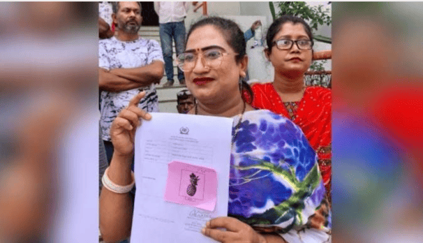 বিপুল ভোটে জয় পেলেন তৃতীয় লিঙ্গের সাগরিকা