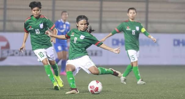 নারী ফুটবল দল