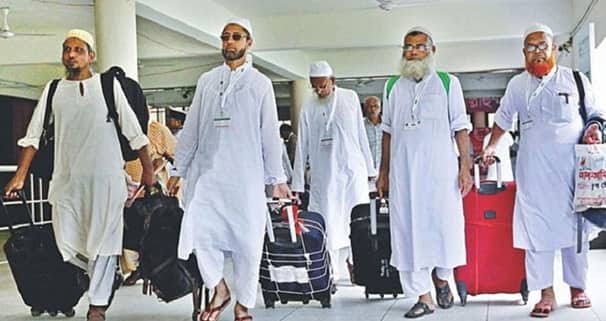 হজ শেষে দেশে ফিরেছেন ৬৭ হাজার ৭৯ হাজি