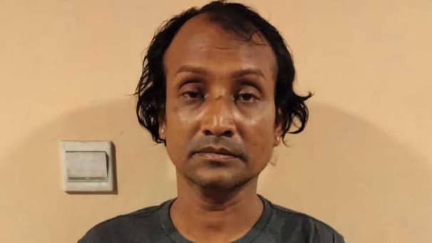 হিজড়া সেজে বিনামূল্যে চিকিৎসা নিয়ে ডাক্তারের মোবাইল চুরি!