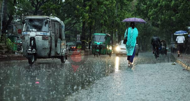 দেশের কোথাও কোথাও ভারী বৃষ্টিপাতের পূর্বাভাস বৃষ্টি