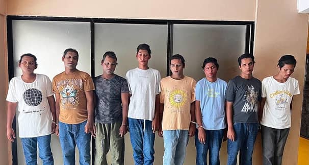বাড়িতে স্ত্রী-সন্তান আছে, তবুও তারা হিজরা
