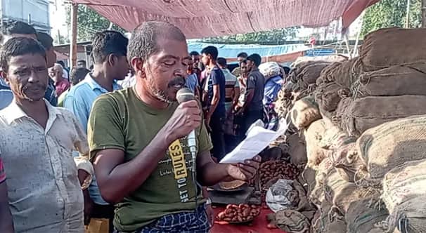 ৪০ হাজার কেজি আলু মাইকিং করে ৩৩ টাকা কেজি দরে বিক্রি