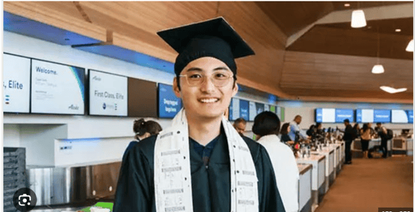 যে কারণে বিমানে চড়ে ক্লাসে যেতেন যুবক