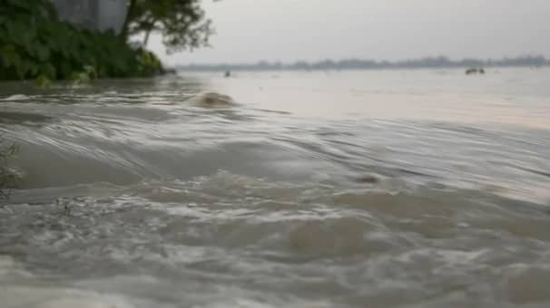 ভারতের সিকিমে বাঁধে ভাঙন, যে ৫ জেলায় ভ য়া ব হ বন্যার শঙ্কা