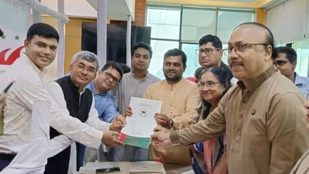 দিনাজপুর-১ আসনে নৌকার মাঝি হতে চান বরদা ভূষন