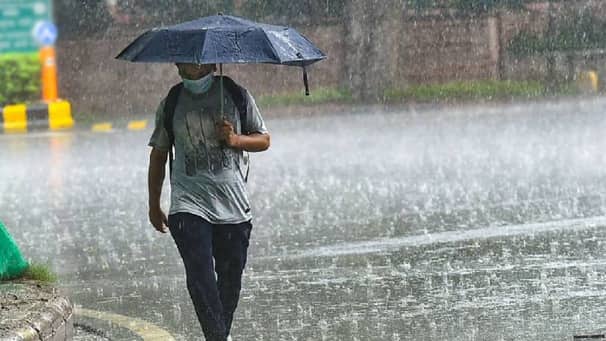 বসন্তের শুরুতেই বৃষ্টির আভাস