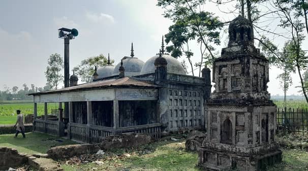 ৫০০ বছরের পুরোনো এক কাতার মসজিদ, দেয়ালে আঘাত করলে বের হয় আগুনের ফুলকি!