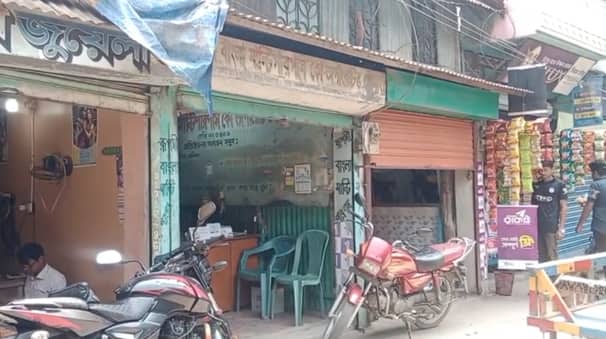 মানিকগঞ্জে সমবায় সমিতির বিরুদ্ধে চেক জালিয়াতির অভিযোগ