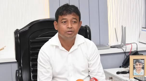 চাকরিপ্রত্যাশীদের জন্য ডিবি প্রধানের ৪ পরামর্শ ডিবি প্রধান হারুন