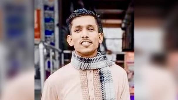 ইফতারি কিনতে গিয়ে দোকানির ছু-রিকাঘাতে মা-রা গেলেন ছোটন