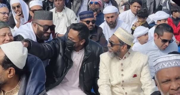 যুক্তরাষ্ট্রে ঈদের নামাজে সাকিবকে দেখে ‘ভুয়া-ভুয়া’ স্লোগান