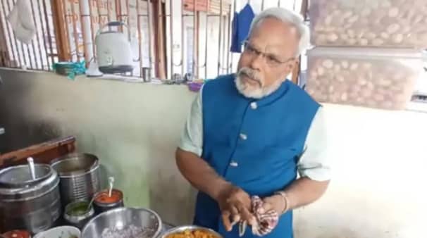 মোদির মতো দেখতে কে এই পানিপুরি বিক্রেতা As Like modi
