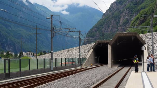 বিশ্বের দীর্ঘতম রেল টানেল World's longest rail tunnel