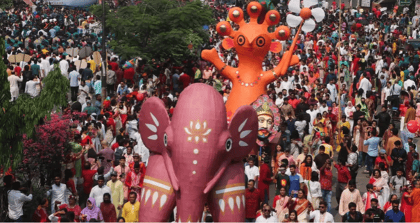 মঙ্গল শোভাযাত্রার মধ্যে দিয়ে পহেলা বৈশাখ উদযাপন শুরু