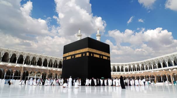 ৯ বছর পর ওমরাহ পালনের সুযোগ পেলেন ইরানিরা umrah