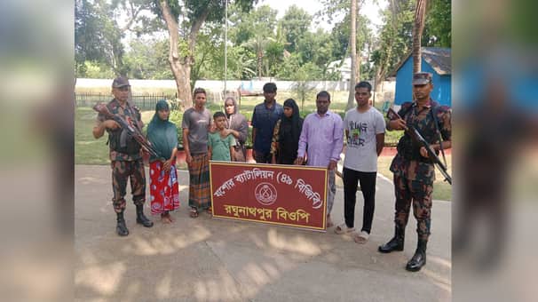 বেনাপোল সীমান্তে নারী-শিশুসহ ৮ অনুপ্রবেশকারী আটক