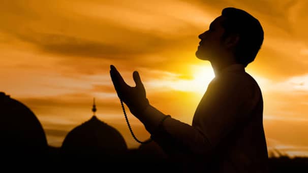 তিন ব্যক্তির ইবাদত আল্লাহর কাছে কবুল হয় না Dua