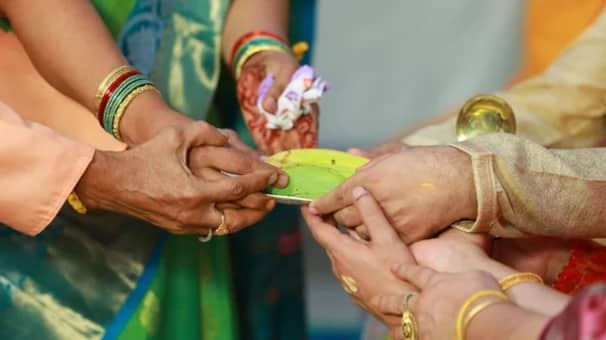 ৪ লাখ টাকা খরচ করে খোঁজা হলো শতকোটির পাত্র!