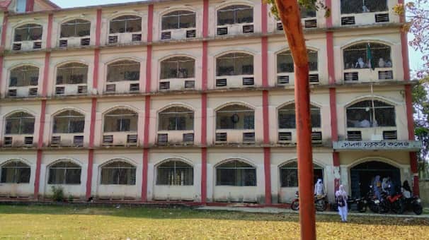 ফেসবুকে কমেন্ট করে কপাল পুড়েছে এইচএসসি পরীক্ষার্থীর