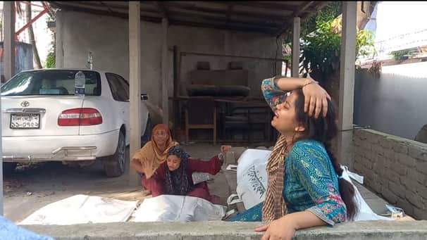 প্রাইভেটকার খাদে পড়ে একই পরিবারের ৩ জনের প্রাণহানি