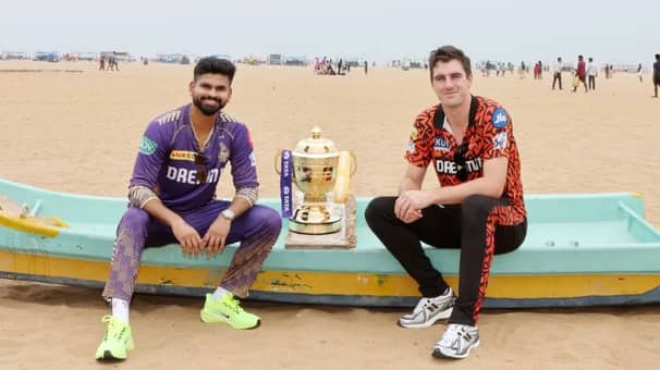 ট্রফির বাম পাশে বসলেই কি ভাগ্য খুলে যায় কামিন্সের?