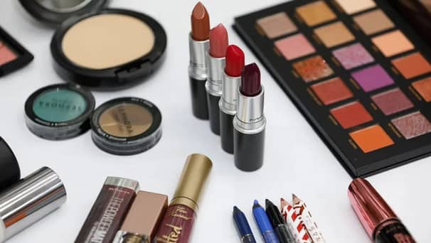 ‘দেশের অধিকাংশ কসমেটিকস পণ্য নকল’ cosmetics
