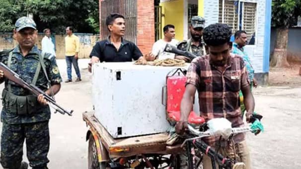 লুট হওয়া এটিএম বুথ উদ্ধার করল শিক্ষার্থীরা ATM