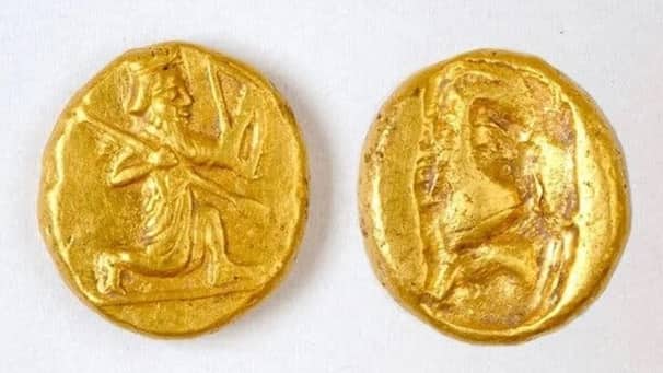 মাটির নিচে মিলল বিপুল সংখ্যক স্বর্ণমুদ্রা Gold Coin