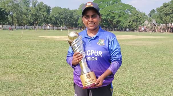 হারানো চাকরি ফিরে পেলেন আন্দোলনকারী শিক্ষার্থীদের সহায়তা করা বিথী