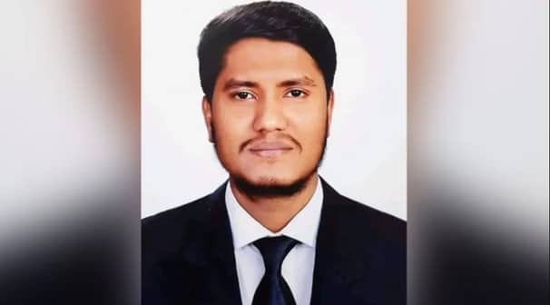 পদ্মা সেতু পার হতেই মোটরসাইকেল নিয়ন্ত্রণ হারিয়ে আইনজীবী নিহত, চলছিল ফেসবুক লাইভ
