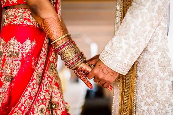 প্রেমিকা ২৫ বছরের বড়! বিয়ের আগের দিন জানতে পেরে যা করলেন প্রেমিক marriage