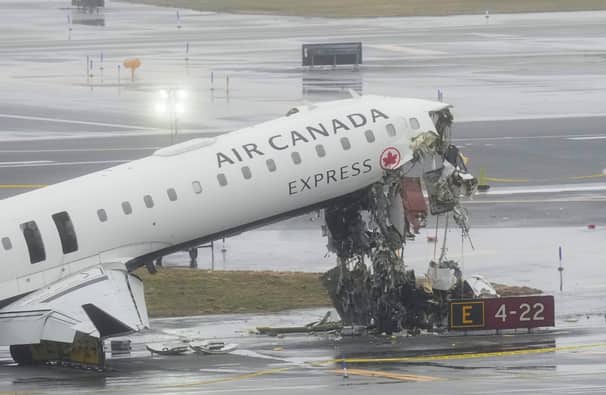 laguardia plane crash