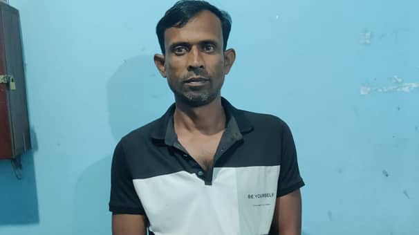 অস্ত্রধারী