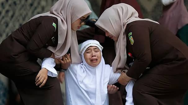 100 lashes in public