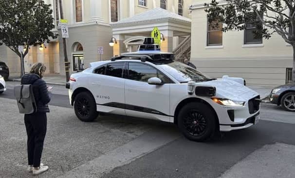 Waymo Recalls 3,900 Robotaxis Over Construction Zone Risk