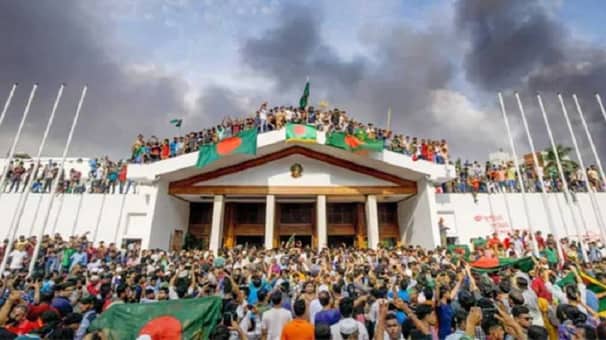 জুলাই শহীদ পরিবারকে মাসিক ২০ হাজার টাকা ভাতার প্রস্তাব Budget