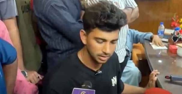 ক্রিকেটার নাঈমকে মারধর করে থানায় নেওয়ার ঘটনায় পুলিশের সোর্স গ্রেফতার ক্রিকেটার নাঈম