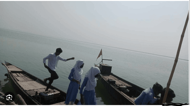  ক্লাস ফাঁকি দিয়ে