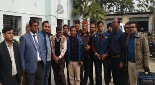 ঘুষের টাকাসহ খাদ্য কর্মকর্তা আটক