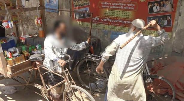 রাস্তায় মানুষ পেটানো সেই কাউন্সিলরের বিরুদ্ধে লিগ্যাল নোটিশ