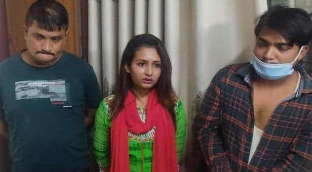 চিকিৎসকের কক্ষে মাদকের আখড়া, তরুণীসহ আটক ২