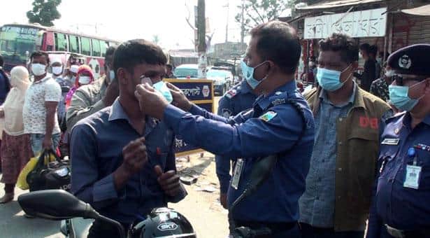 মাস্ক ছাড়া শহরে প্রবেশ বন্ধ