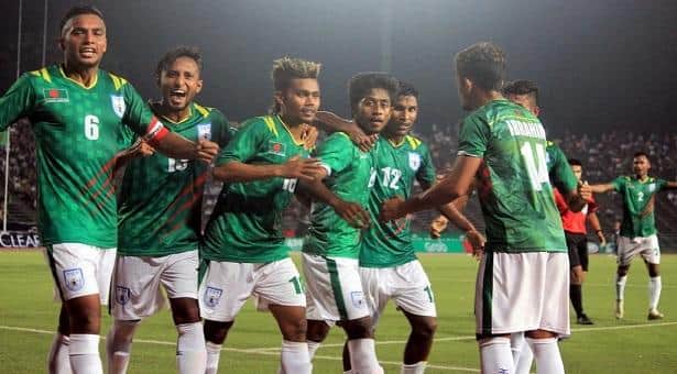 স্বপ্ন পূরণ হচ্ছে দেশের ফুটবলারদের