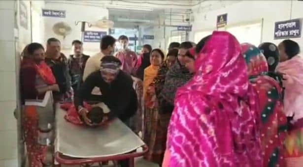 ২ মেয়েকে পুকুরে ডুবিয়ে মেরেই ফেললেন মা!